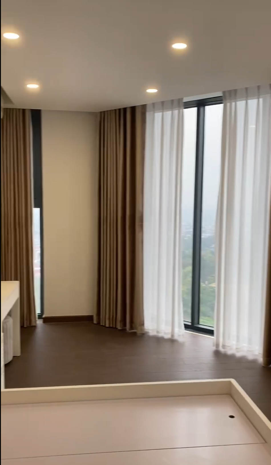 Cho thuê căn hộ chung cư Prime tầng trung CCB132